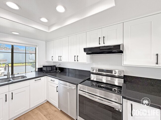 Photo - Stunning 2B/2.5BA Condo in Carlsbad For Lease!