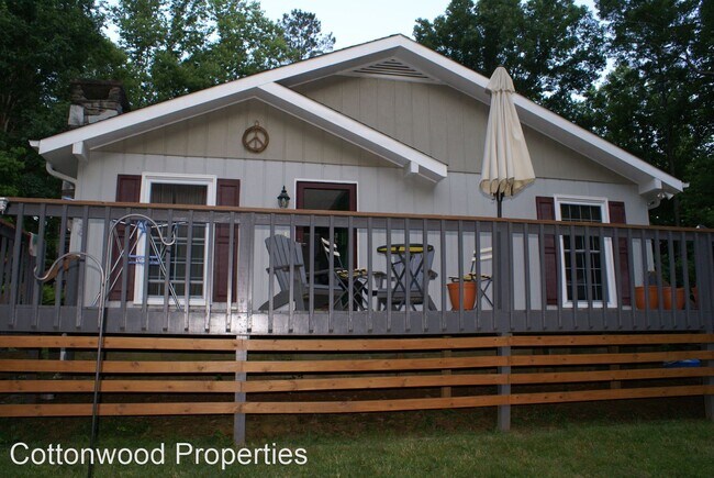 2 br, 1 bath House - 4986 US 70 Highway W - 2 br, 1 bath House - 4986 US 70 Highway W