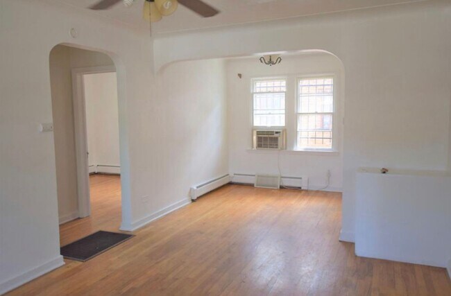 Photo - Charming six bedroom home near River North...