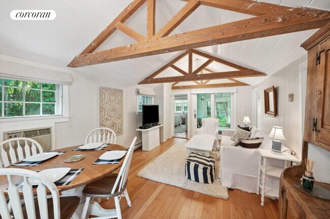 Photo - 31 Wainscott Stone Road