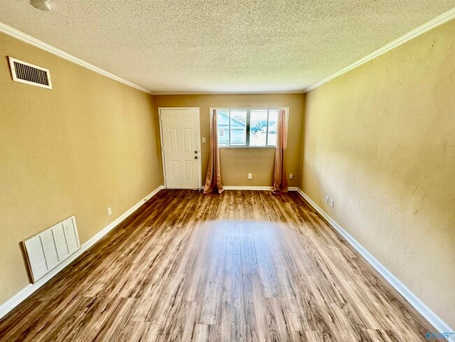 Photo - 3508 Spruce Ave SW