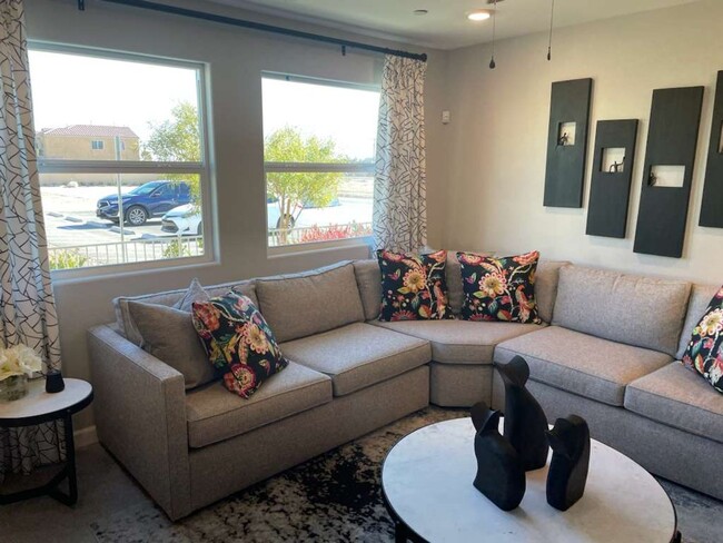 Photo - 3 Bedrooms Townhouse For Rent