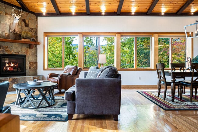 Building Photo - 99 Mittenwald Strasse Unit ID1333610P