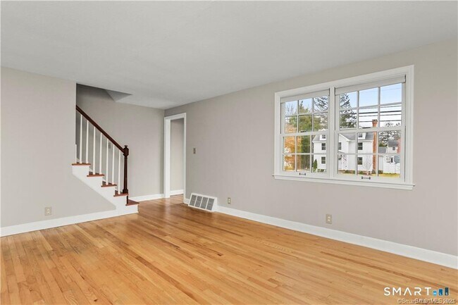 Photo - 608 Stillson Rd