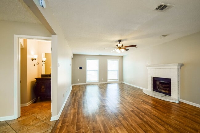 Photo - 8151 Cross Creek Ct