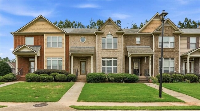 Building Photo - 6199 Thorncrest Dr