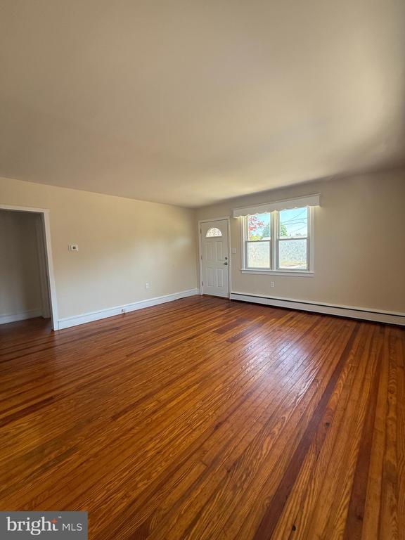 Photo - 272 Elm Ave