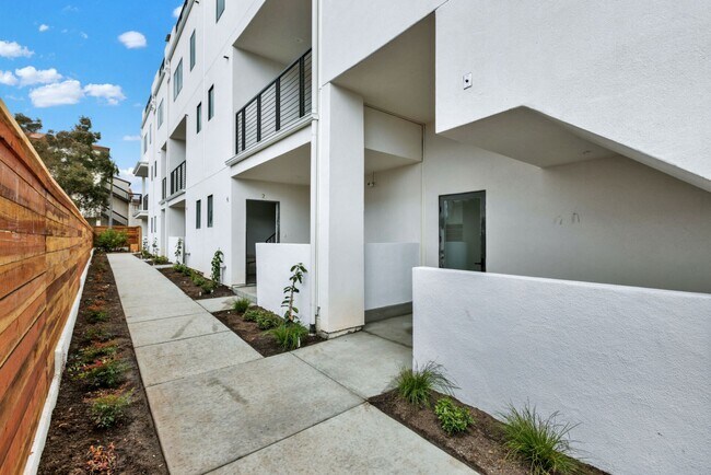 Photo - University Row House