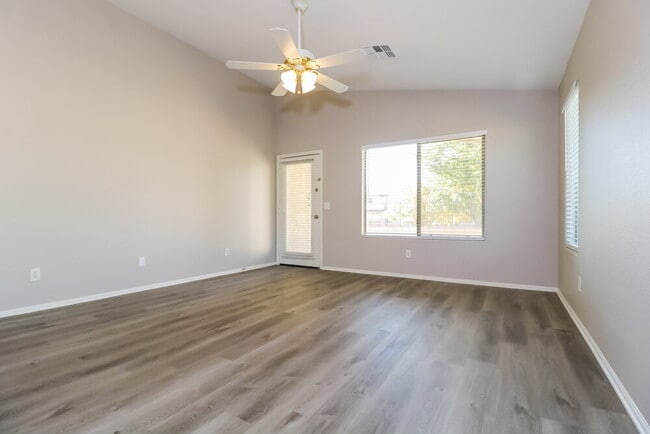 Photo - 3108 S 92nd Dr