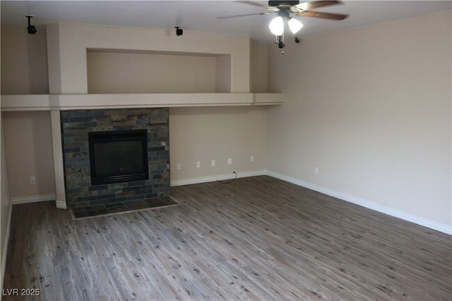 Photo - 2404 Alma Lidia Ave