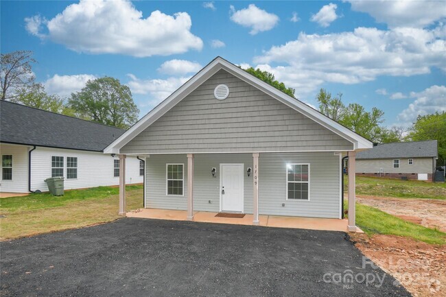 Building Photo - 1709 N Clay St Rental