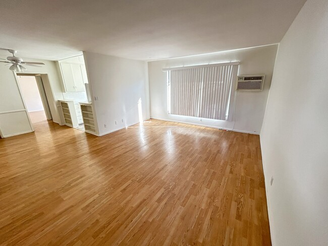 Living Room - 1010 N Stanley Ave Apartment Unit 9