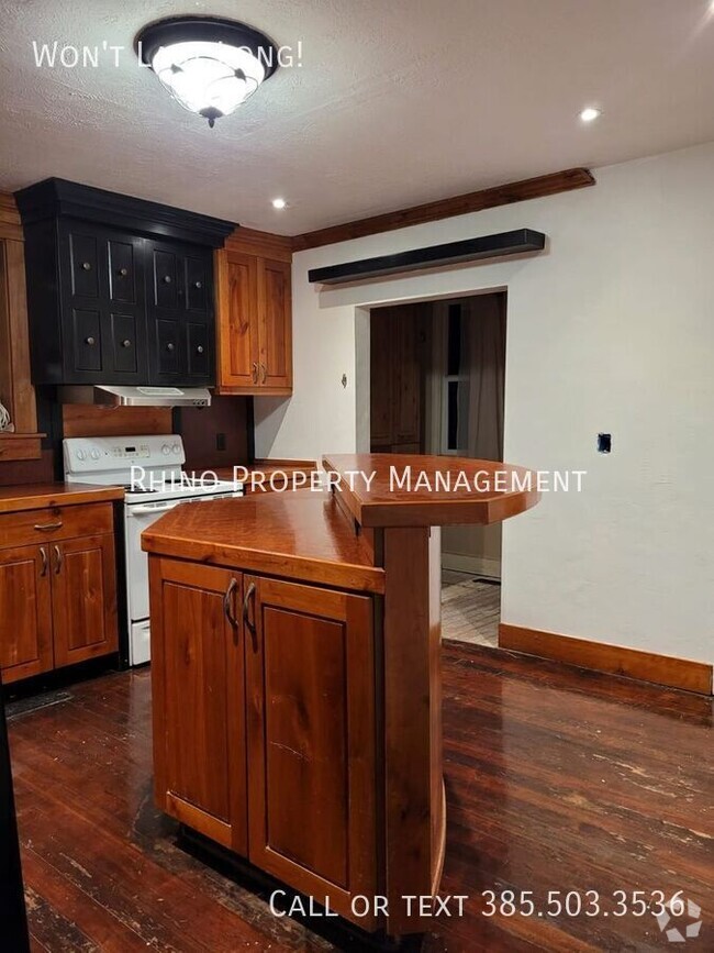 Building Photo - 1150 West 700 S Rental