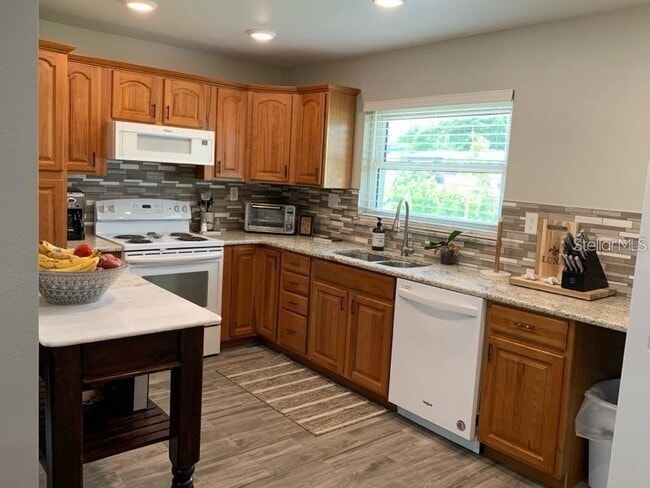 Photo - 527 Eastview Rd