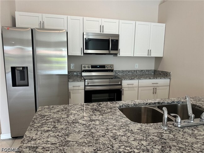 Photo - 606 SE 8th St