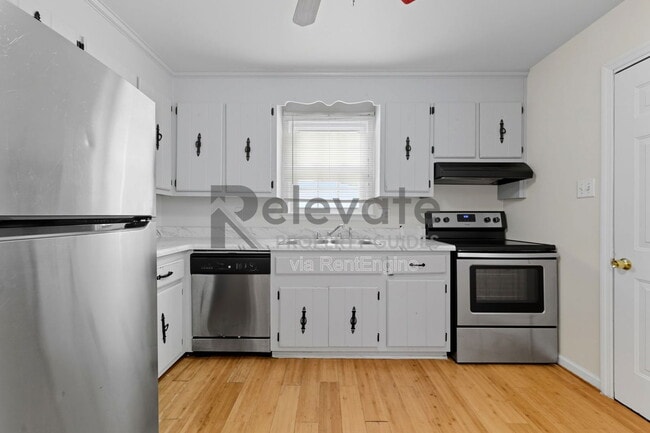 Photo - 15709 Gary Ave