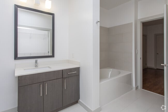 2BR, 2BA - 1288SF
