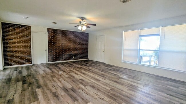 Photo - MOVE IN SPECIAL: Waived $350 Cleaning Fee!...