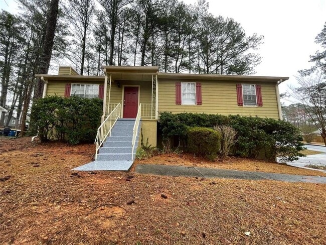 Building Photo - 2596 Woodland Dr NW Rental