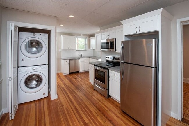 Building Photo - 19 Warsaw Ave Unit Apt. 3
