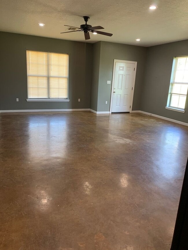 Photo - Apartment for lease Unit A