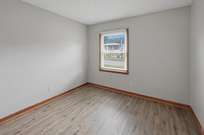 Photo - 4442 Millvale Dr SW