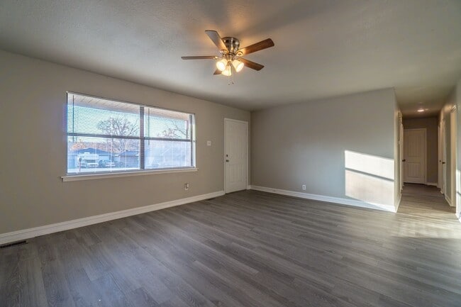 Photo - Charming 3 Bed / 1.5 Bath Home in Greenwoo...