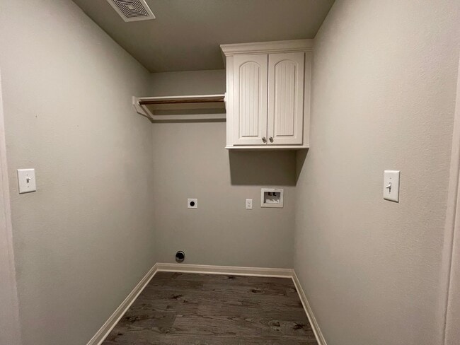 Building Photo - 13089 Vega Ct