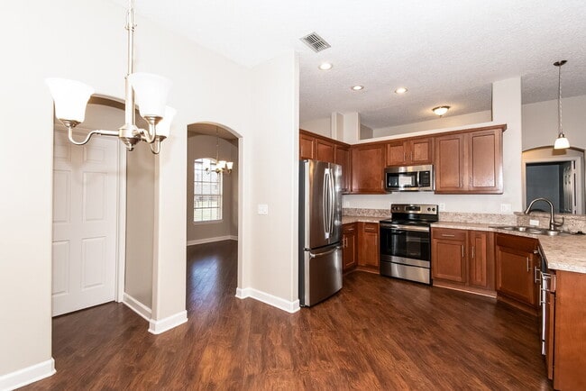 Photo - 299 Thornbrook Ct
