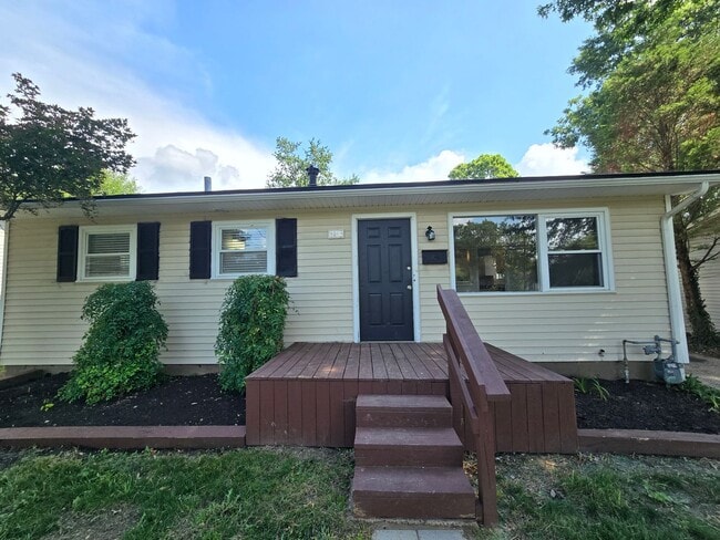 Photo - YOU CAN STOP YOUR SEARCH! Jeffersontown / Jtown Rental with 3 Bedrooms, 1 Full Baths, Ranch, 1 Ca...
