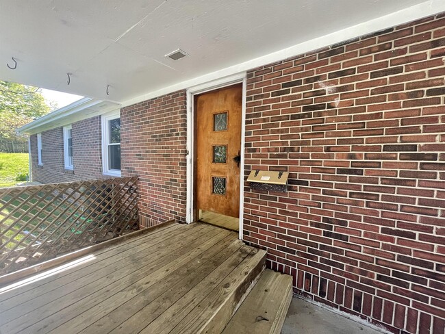 Photo - 701 S Eastside Dr