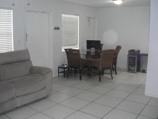 Photo - 4169 SW 67th Ave