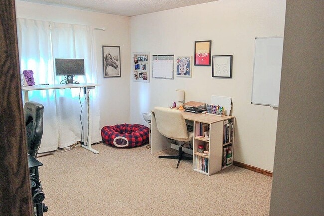 Photo - 3422 West St