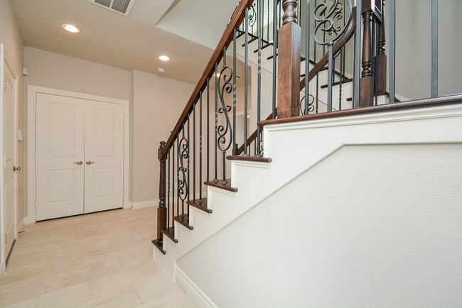 Photo - 1610 Parker St