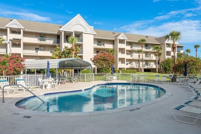 Building Photo - 5557 Sea Forest Dr Unit 118