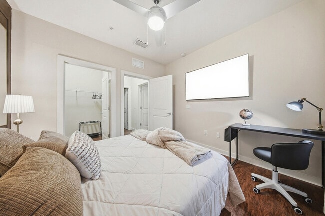 Photo - 1700 W Cleveland St Unidad SI FL1-ID1475275P