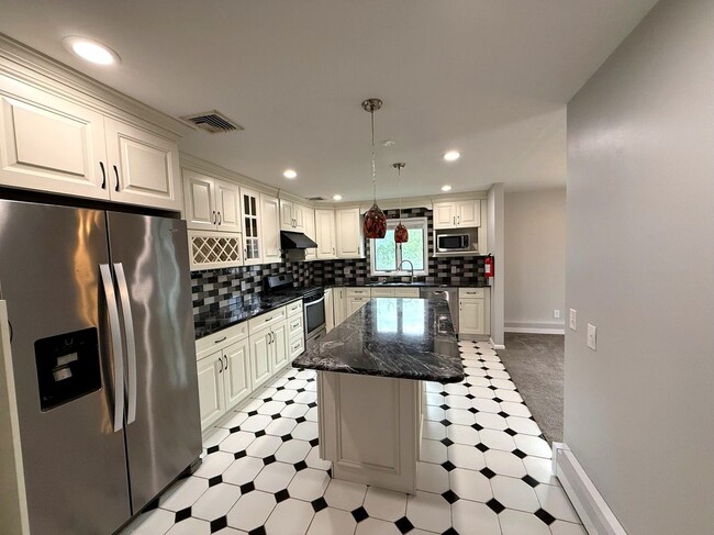 Photo - 44 Willow Wood Ct