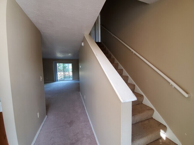 Photo - 4 Bedroom Available in July