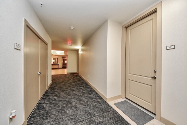 Building Photo - 3505 Sage Rd Unit 604