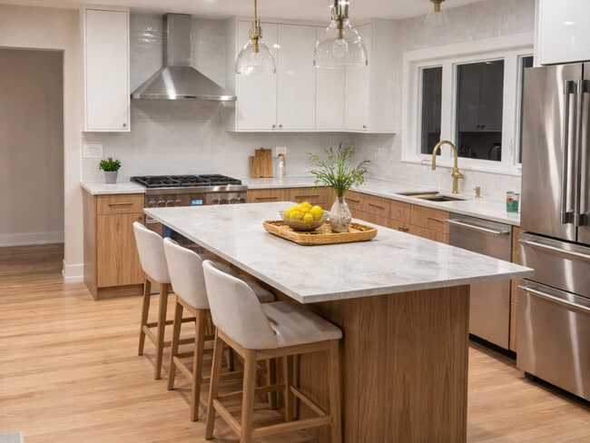 Photo - 389 Austin Ave