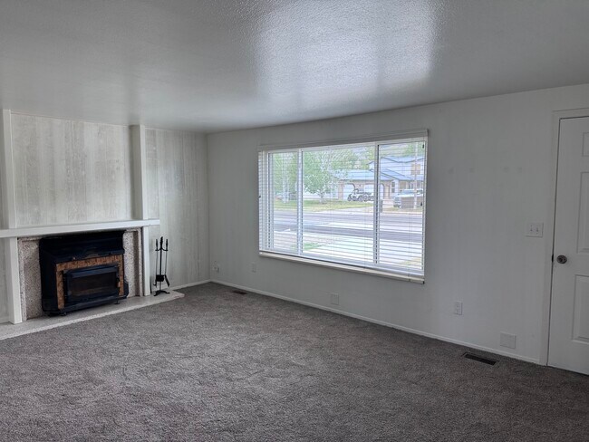 Photo - 2580 Perry St