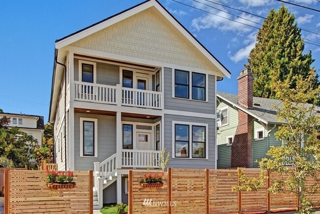 Building Photo - Spacious 5BR 3.5BA Home in Ravenna – Garag...