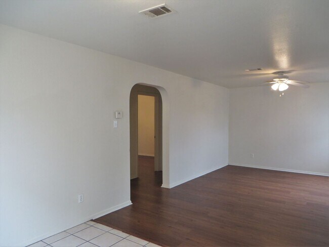 Photo - 2216 Katy Ln