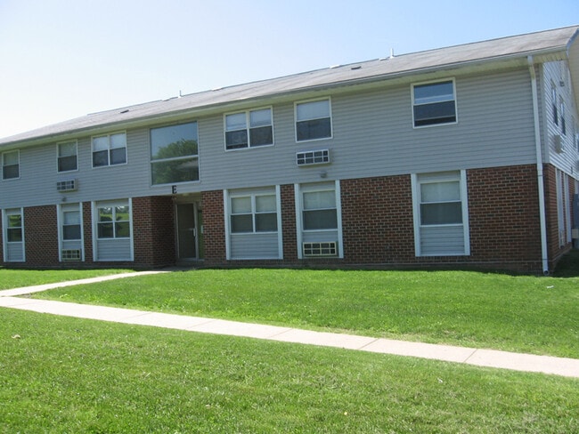 Building Photo - 2110-2146 Oak Hollow Drive-#2110 Unit #2110