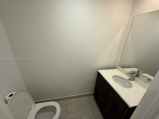 Photo - 488 NE 18th St Unit 2004