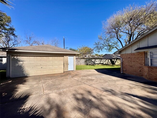 Photo - 6018 Weeping Willow Rd