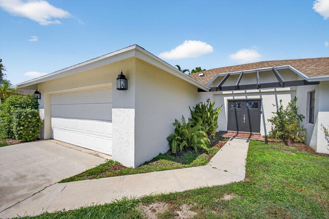 Photo - 1202 Essex Dr