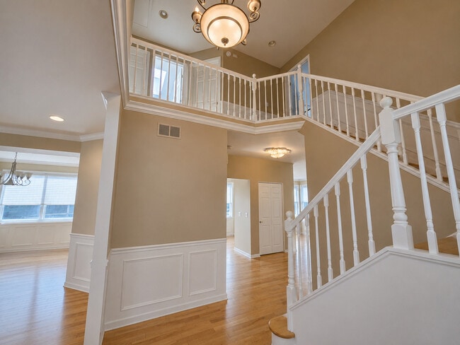 Photo - 217 Lexington Ct