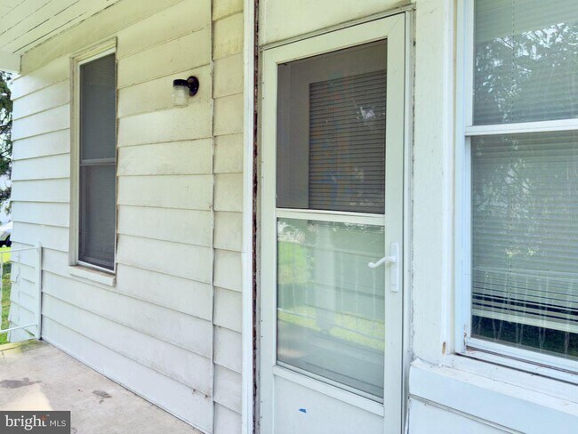 Photo - 122 Houston Ave Apartment