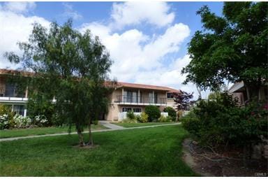 Building Photo - 2 Bedroom w/View Unit P Rental